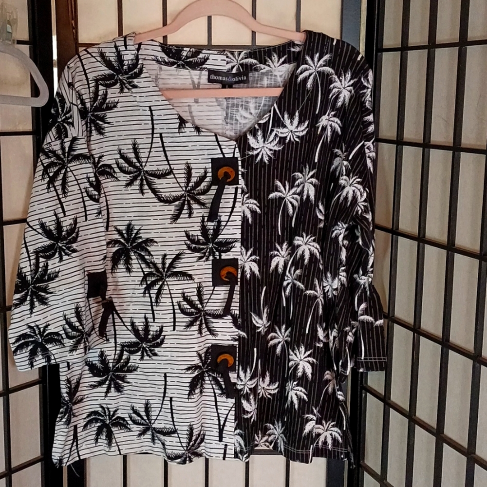 #22.  Thomas and Olivia top white/black